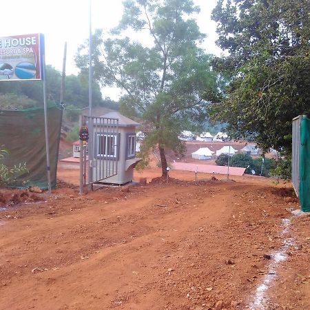 White House Beach Resort Gokarna  Exterior photo
